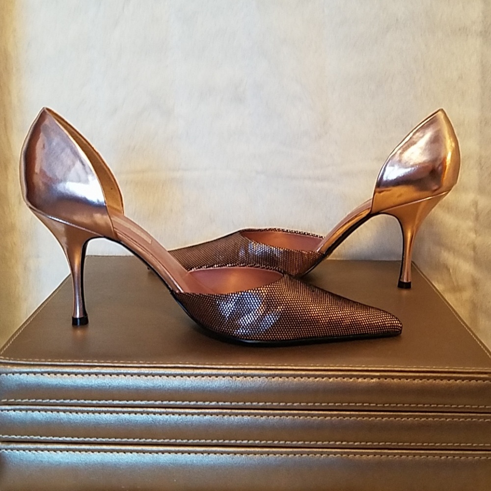 NWT Ann Marino Rose Gold/Copper Size 7.5 heels